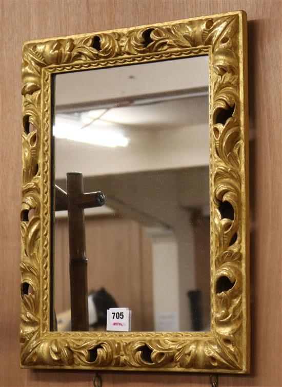 A Victorian carved giltwood wall mirror 52 x 40cm